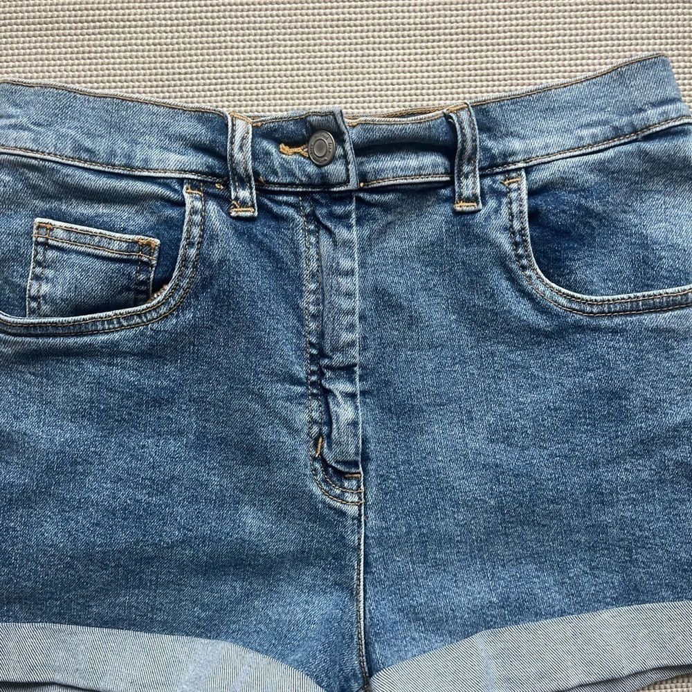Aritzia Wilfred Free Jovovich Denim High Waisted Shorts - Picture 3 of 7